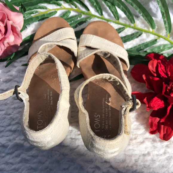 Toms shoes size 7.5 - Picture 5 of 7